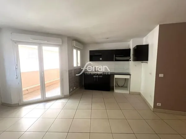 A vendre à Draguignan, T3 avec balcon et parking proche du cen