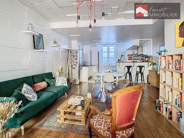 Appartement de Type 2 rénové vendu loué, Hyper Centre ville de MACON