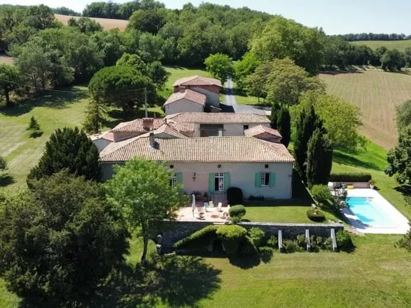 Domaine avec gîte 10ha