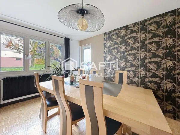 À vendre - Appartement rénové avec goût, 3 chambres, terrasse et garage à Maîche (25120)
