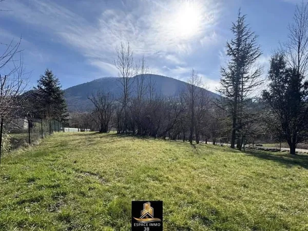Terrain constructible 664 m²