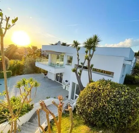 Villa 6 pièces 258 m²