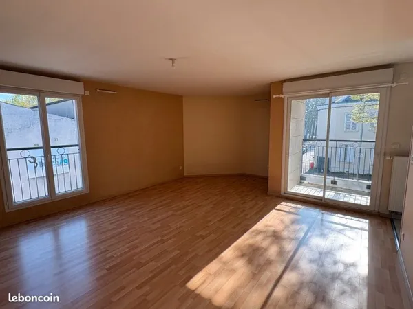 Appartement T3 - 77 m² avec deux loggias et garage fermé - Angers Place Ney