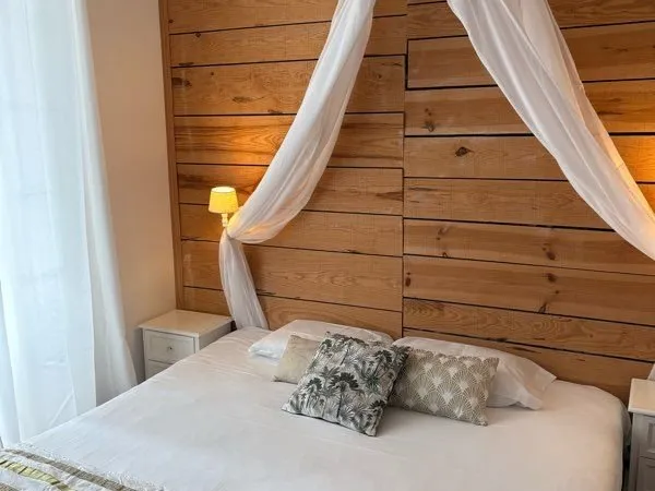 Hôtel de charme et Gîte/ avec espace Bien être