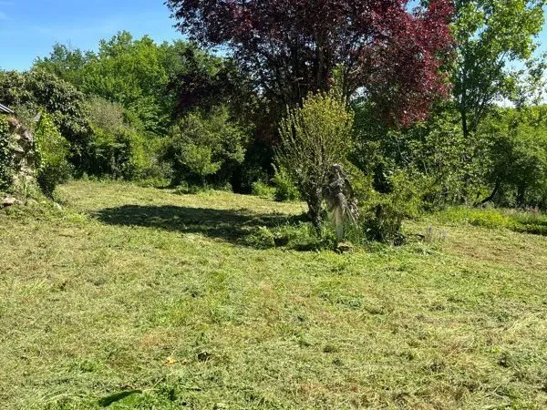 Terrain et granges
