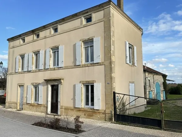 Maison et villa de prestige Vente Courcôme 8p 193m² 249900€
