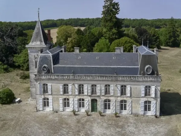 Château 31 pièces 900 m²