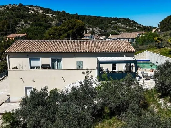 Villa 4 pièces 146 m²