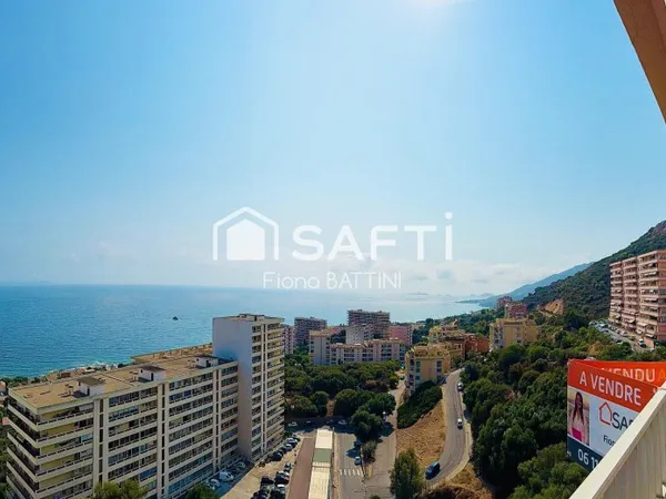 Lumineux, beaux volumes, vue panoramique mer + garage