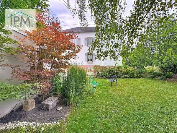 Maison 8 pièces 240 m²