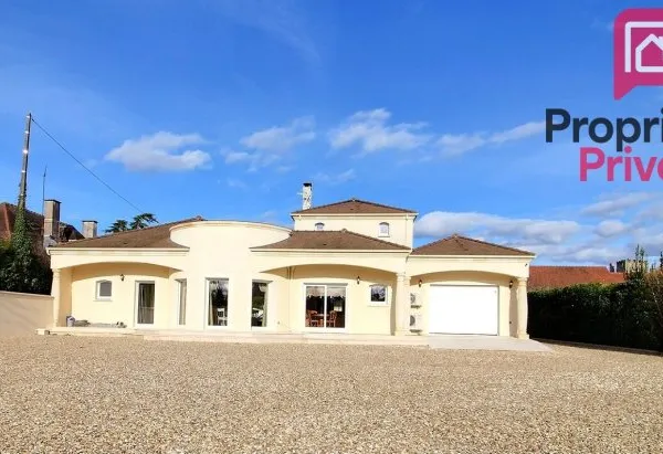 A 1h de Paris - A VENDRE ELEGANTE MAISON CONTEMPORAINE d'environ 195 m2, GARAGE, TERRAIN 1535 m2