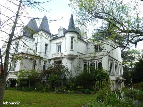 Château 11 pièces 415 m²