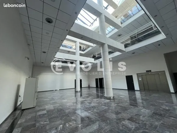 Bureaux 373 m²