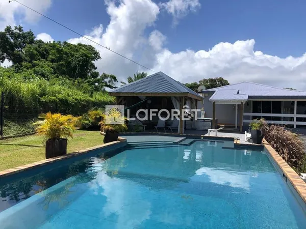 Villa Saint Claude 8 pièces de 175m² avec vue mer imprenable