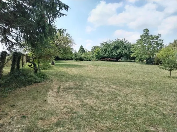 Terrain en individuel 1058 m²