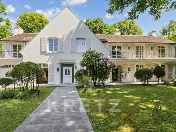 Le Vésinet - Maison familiale de 420 m² sur un terrain verdoyant de 1 270 m²