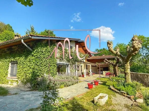 Villa 5 pièces 220 m²