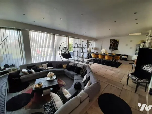 Maison 15 pièces 280 m²