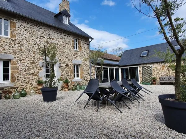 Maison 8 pièces 278 m²