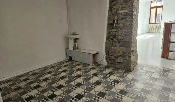 Local commercial 2 pièces 80 m²