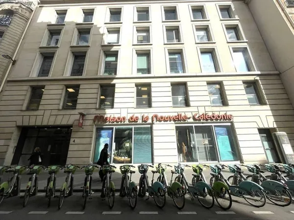 Local commercial 721 m²