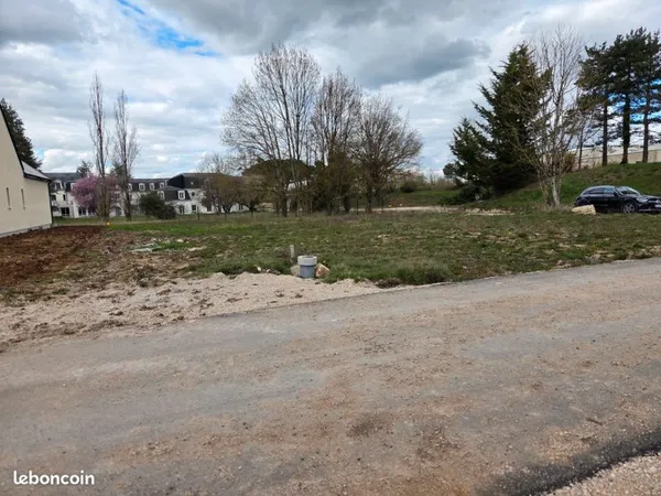 Rare - Terrain de 797 m² dans petit lotissement