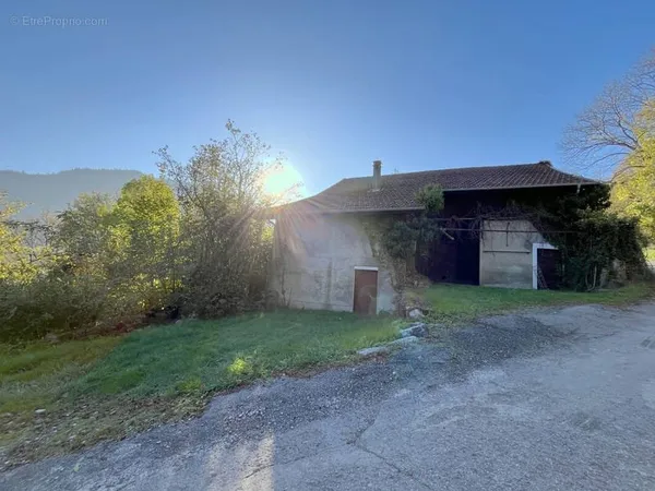 Maison avec vue montagne à Féternes, Haute-Savoie
