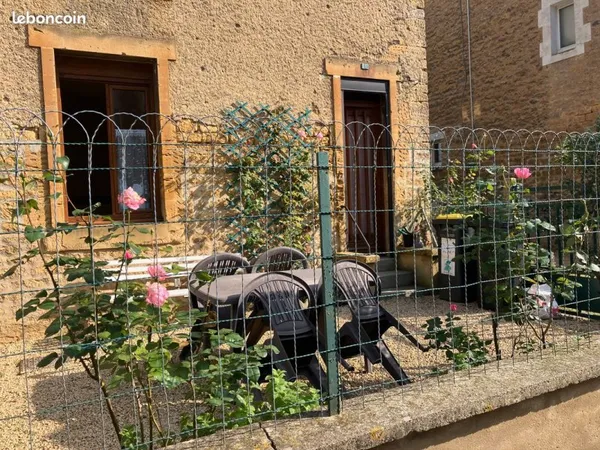 Petite maison de village à rénover