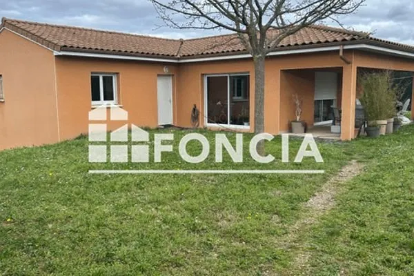 Maison Location Vourles 5p 116m² 2058€