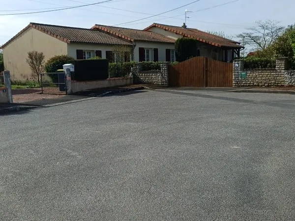 Maison proche Aivault