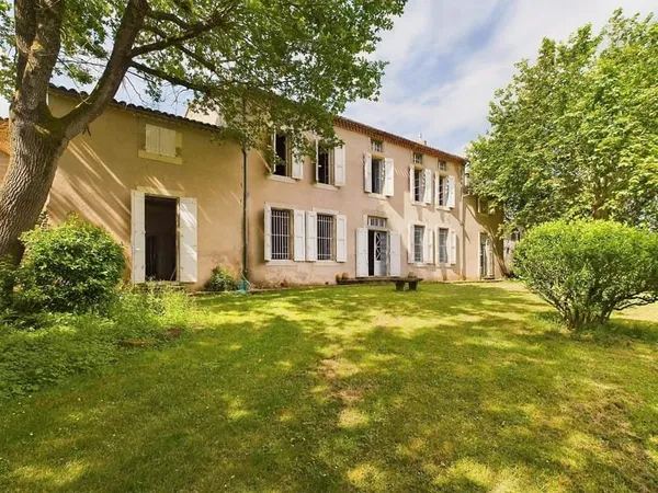 Maison bourgeoise de 18ème siècle avec plus d'une hectare de parc