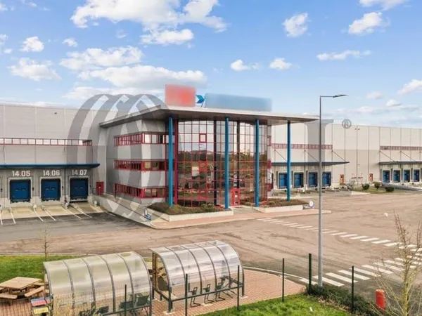 Entrepôt 37446 m²