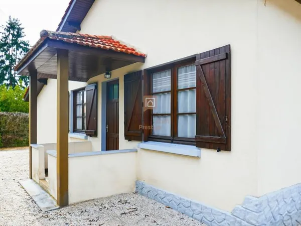 Pessac Maison de plain-pied avec une belle parcelle fort potentiel avec deux garages et une dépendan