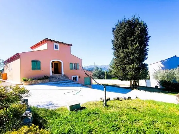 Exceptionnel entre Les Camoins et La Treille , magnifique Bastide de 185 M2 avec garage et piscine c