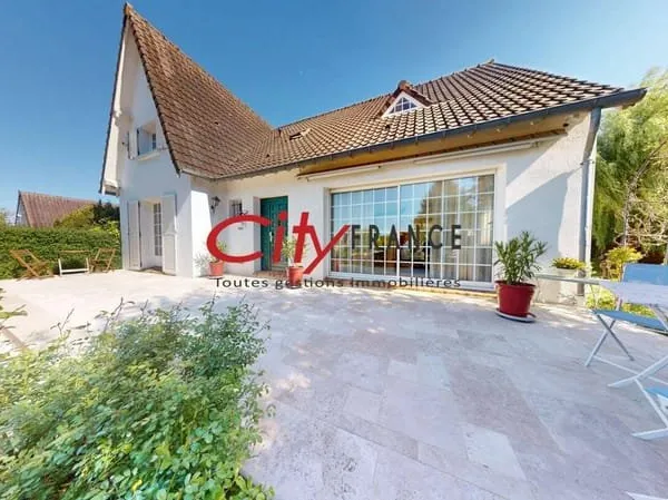 Maison 6 pièces 180 m²