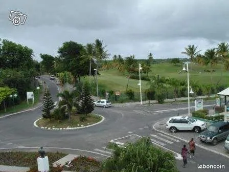 F3 meublé face au golf