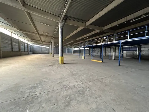 Local d'activité 3022 m²