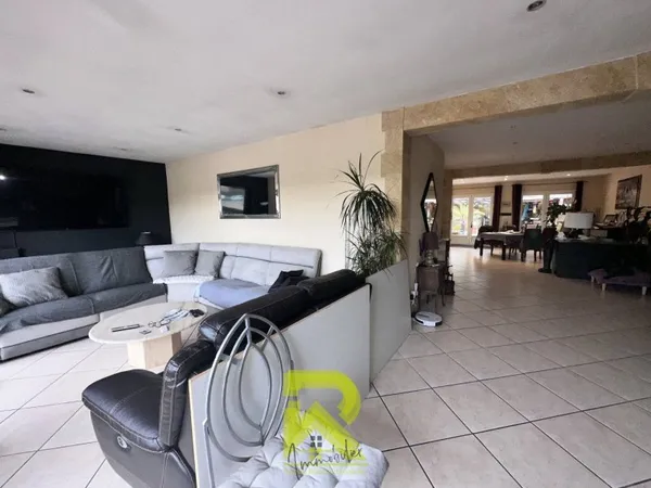 Bel appartement de 176 m2 séjour de 84 m2, terrasse de 100 m
