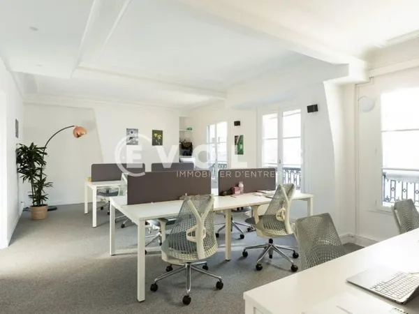Bureaux - A LOUER - 163 m² non divisibles