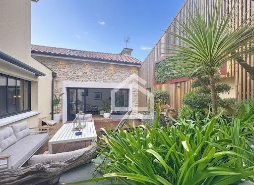 Maison 6 pièces 205 m²