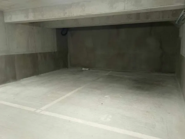 Parking à louer au pied du métro UNIVERSITE