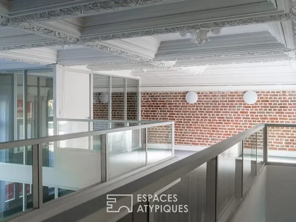 Local 8 pièces 220 m²