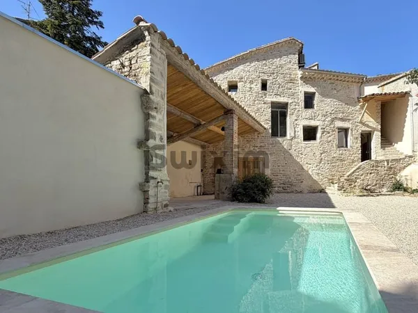 Maison de village de 145 m2 rénovée avec piscine