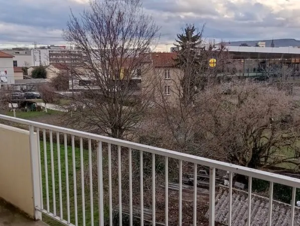 T3 Traversant avec garage et terrasse