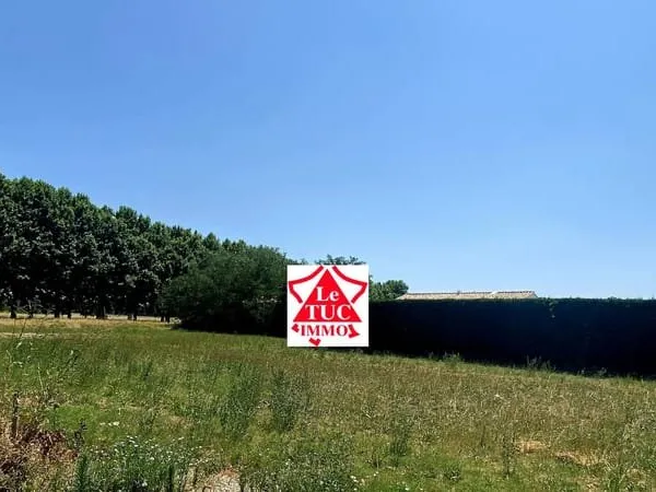 terrain 568 m2 constructible 84840 lapalud