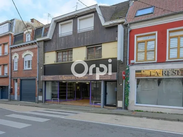 Local 1 pièce 112 m²