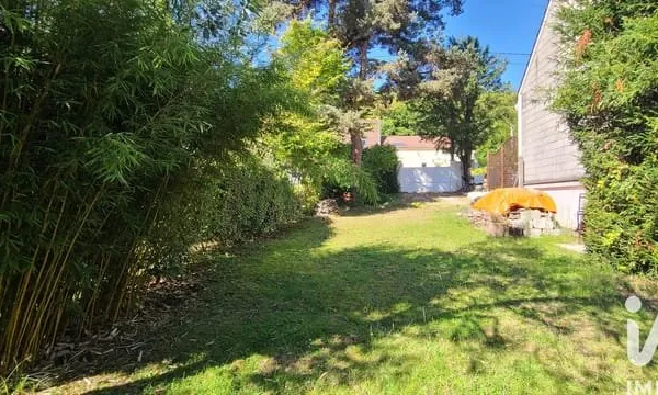 Terrain 250 m²