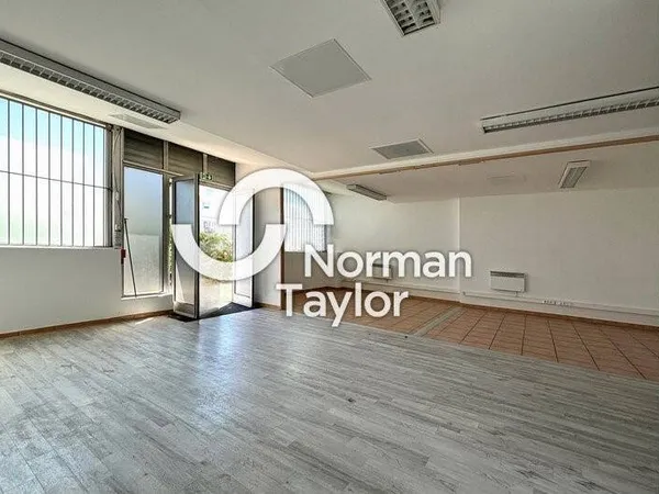 Bureaux 100 m²
