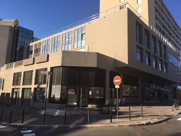 Bureaux 859 m²