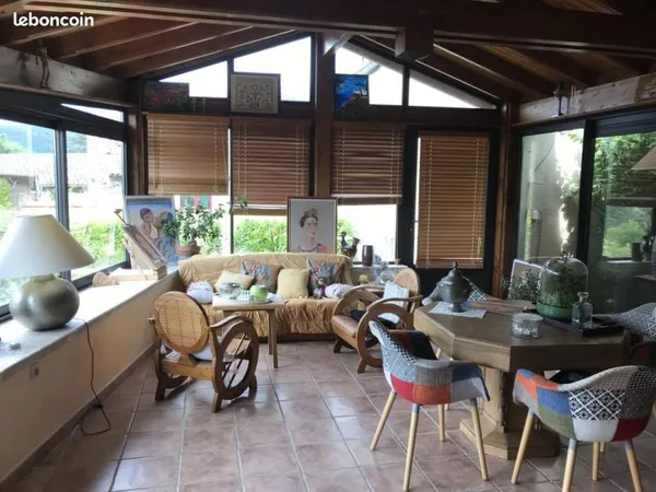 Maison 6 pièces 180 m²
